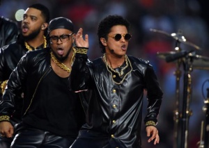 1454928396134-jpg-bruno_mars_annuncia_l_uscita_di__24_karat_magic_