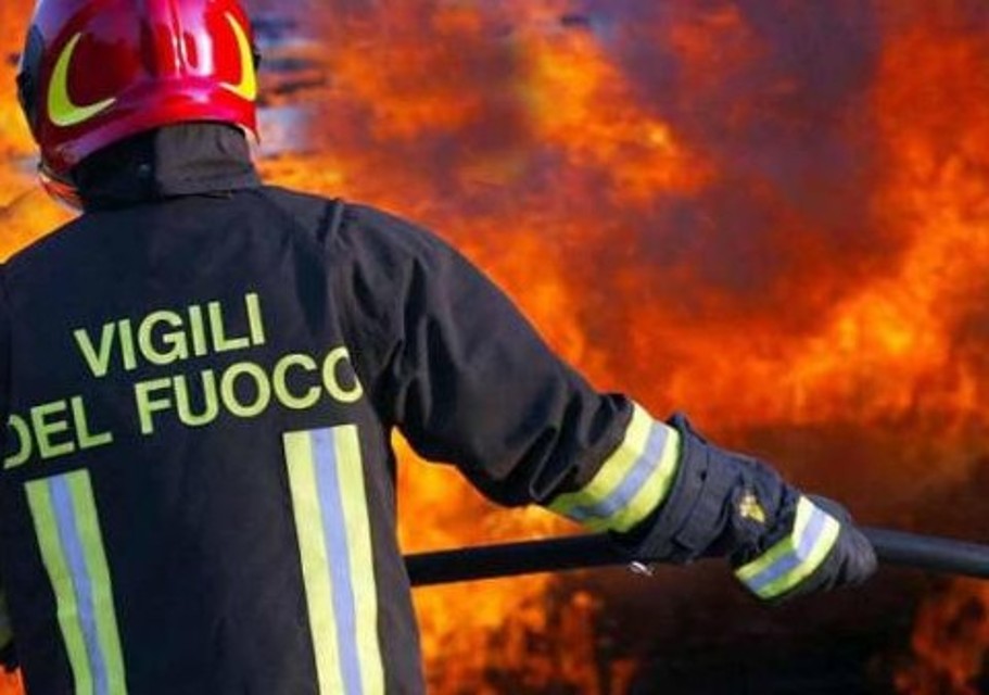 Siracusa. Ancora fuoco ad un’attività commerciale: estorsioni e usura, ma nessuno denuncia