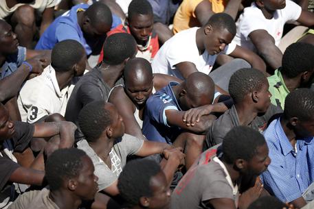 Migranti: truffa Cpsa Pozzallo,6 denunce