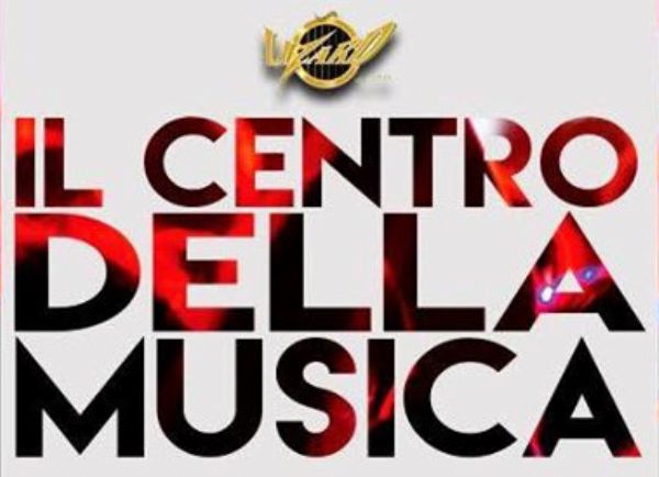 Il Centro della Musica 20 artisti sul palco per oltre due ore di eccellente musica.
