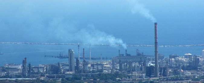 La Fiom: “A rischio la tenuta del petrolchimico di Priolo”