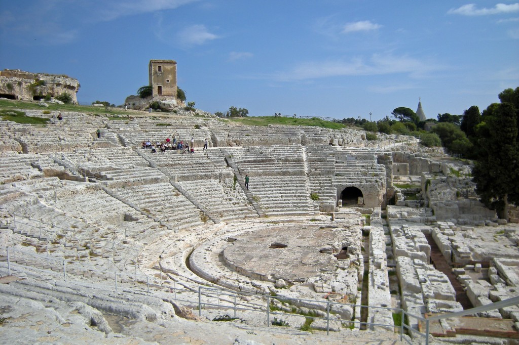 Siracusa , l’Anfiteatro Romano ripulito dai volontari