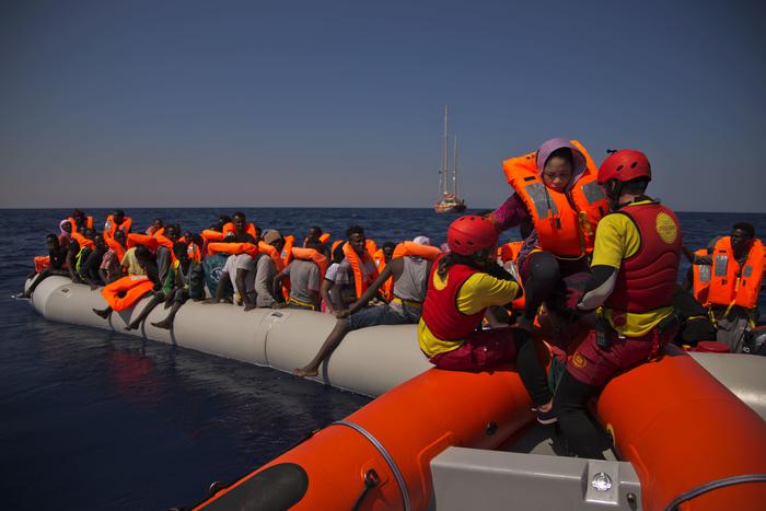 Migranti, ancora arrivi: domani mille ad Augusta e 507 Messina
