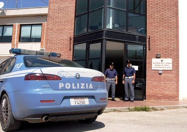 Noto: truffano un uomo facendogli firmare falsa assicurazione – denunciati