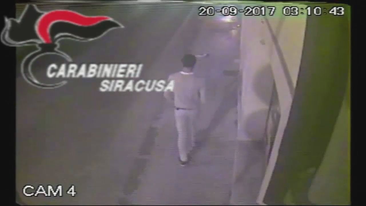 Priolo, dà fuoco a ciclomotore: arrestato