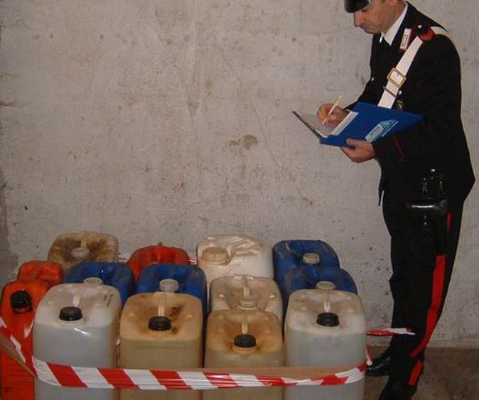 Melilli, Commerciante trovato con 1000 litri di gasolio nel furgone :denunciato per ricettazione