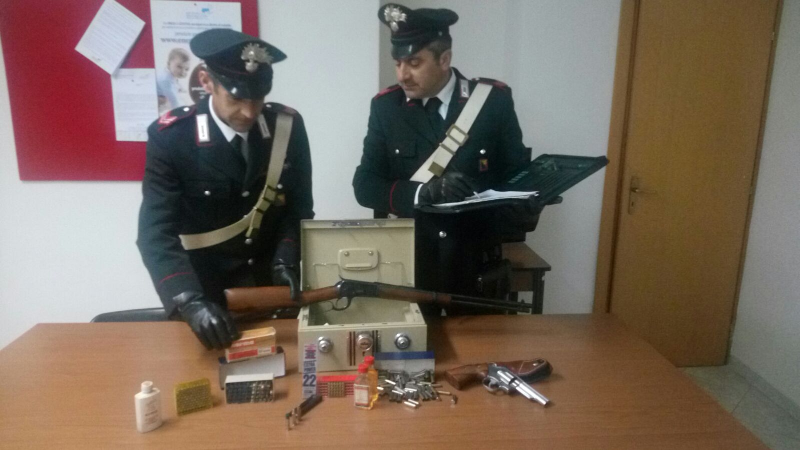 Pachino (SR).In casa armi illegalmente detenute: arrestato