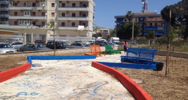 Cavarra (Grottasanta): “Piazzetta recuperata e di nuovo abbandonata”