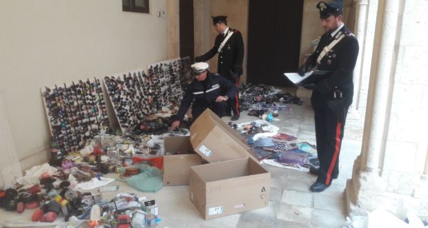 Abusivismo commerciale retata di carabinieri e vigili urbani
