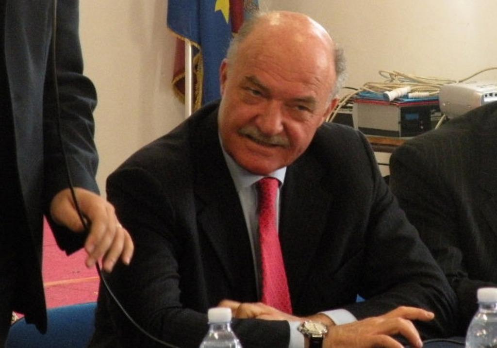 Priolo. Politica & Società: Pippo Gianni leader indiscusso che conquista la fiducia del popolo