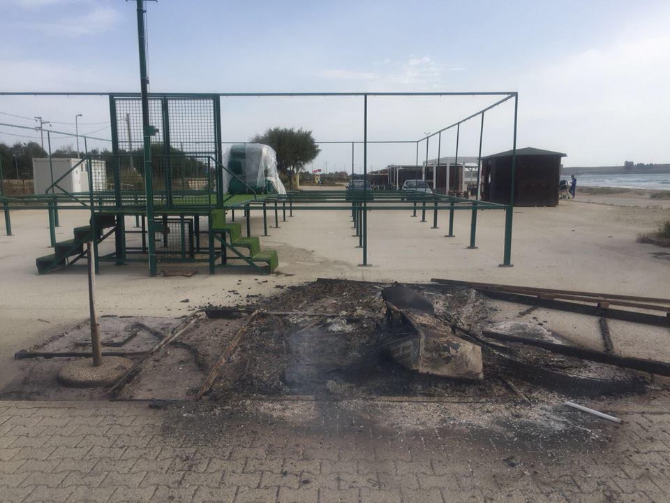 Ennesimo attentato incendiario a Marina di Priolo-GUARDA LE FOTO-