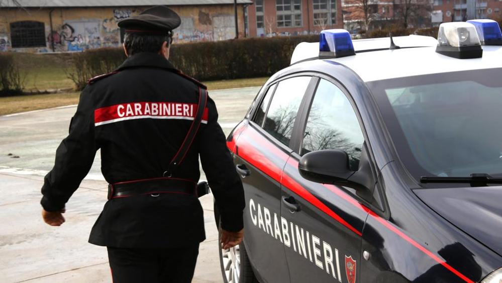 Uccide figlio e ferisce l’altro, arrestato
