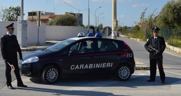 Marzamemi, frattura il setto nasale all’ex fidanzata: arrestato