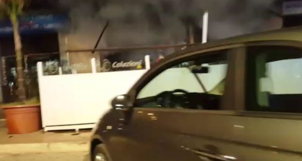 Incendio in un pub-bar di viale Teracati