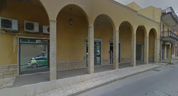 Belvedere, cassaforte temporizzata: fallisce il colpo in banca