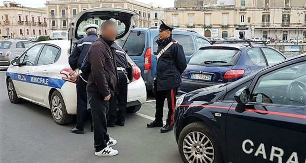 Siracusa, bloccati due parcheggiatori alla Neapolis