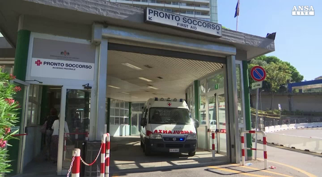 Genova, il dolore dei parenti delle vittime All’ospedale San Marino in molti attendono notizie sui dispersi-VIDEO-