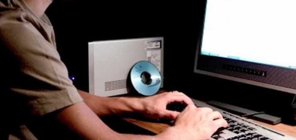 “Mando le tue foto intime ai tuoi figli”, misura cautelare per un priolese