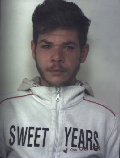 Spacciava droga in piazza San Metodio: arrestato