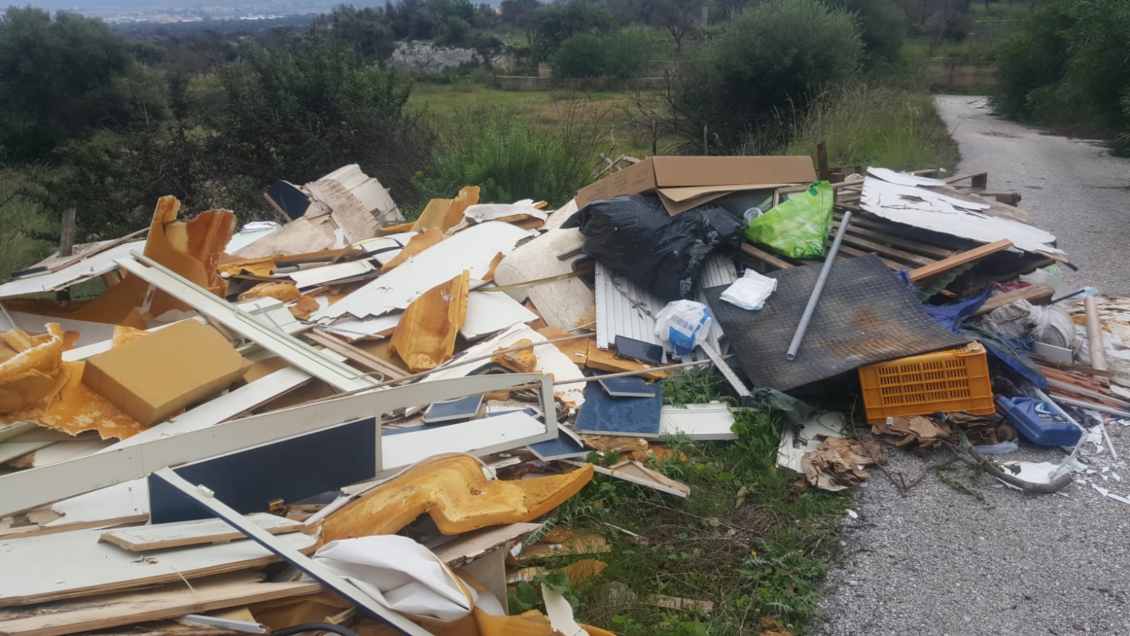 Priolo : Abbandoni incontrollati di rifiuti nel territorio