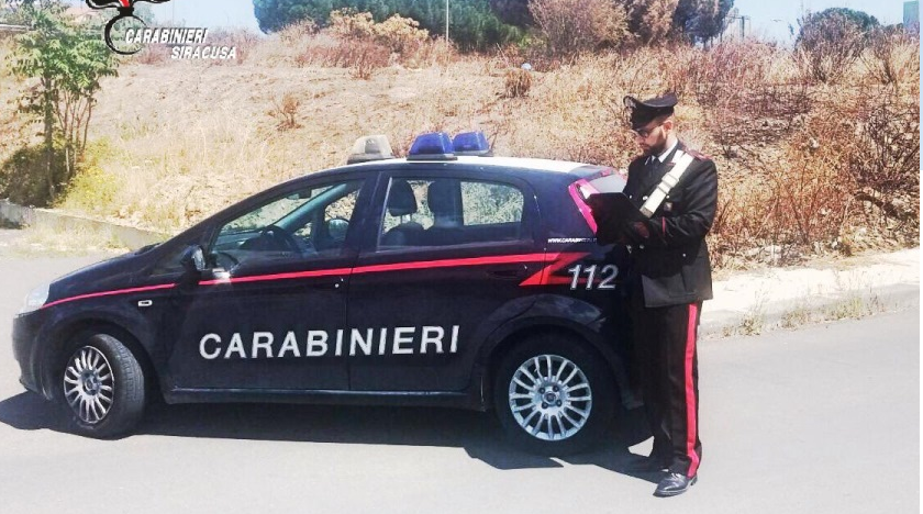 Francofonte, giovane danneggia il monumento di San Pio da Pietrelcina e alcuni alberi: Denunciato