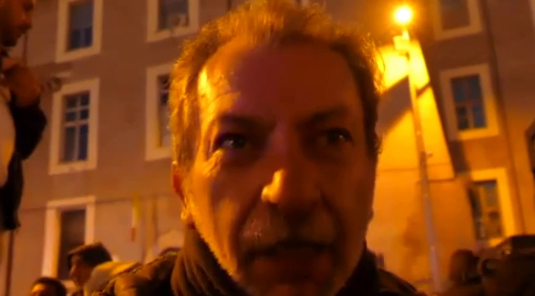 Conducente Ncc minaccia di darsi fuoco: “Toninelli ci toglie il lavoro” -GUARDA IL VIDEO-