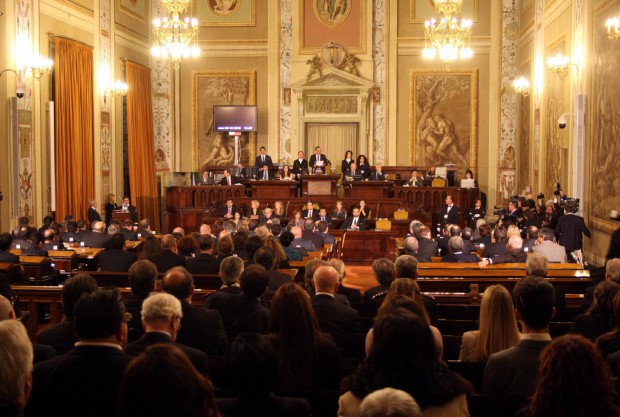 Vinciullo: Aumentando i posti di sottogoverno negli Enti pubblici. Nessun provvedimento,per gli stipendi dei dipendenti delle ex Province per l’anno 2018.