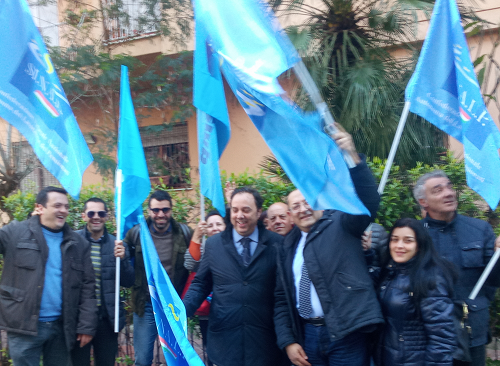 Sit In del Sinalp in difesa degli Assistenti all’igiene personale degli alunni disabili e per il diritto ad una assistenza professionale dei ragazzi disabili