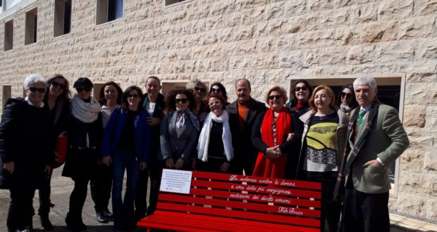 Siracusa, panchina rossa in Tribunale contro le violenze sulle donne