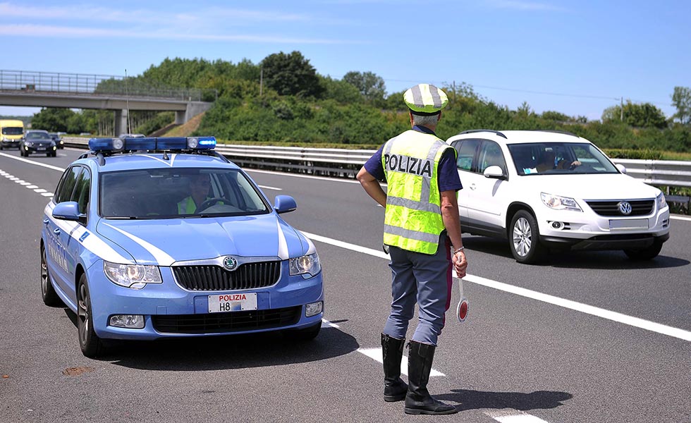 Siracusa, macellano clandestinamente ovini: denunciati due extracomunitari