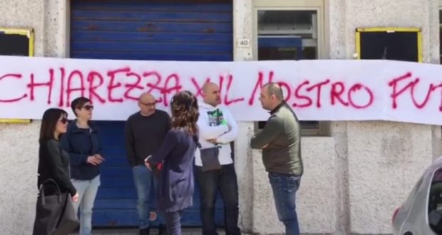 Floridia, la protesta dei dipendenti di un supermercato