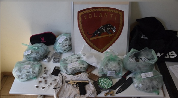 Siracusa.  Sequestrati oltre 2 chilogrammi di droga e delle armi