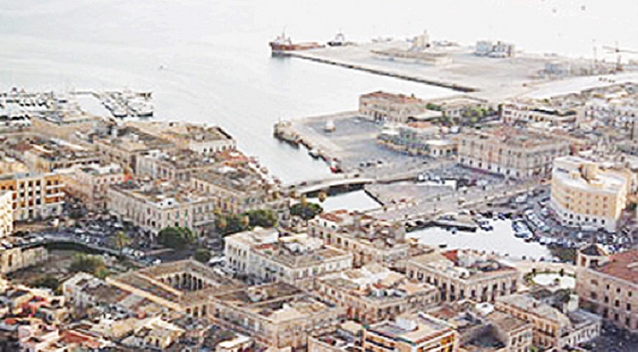 La città di Siracusa relegata in un vicolo cieco: occorre una scelta politica forte per gestire l’emergenza