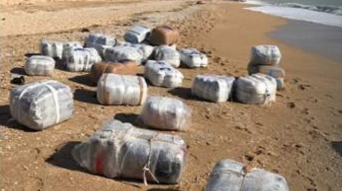 Due sub morti e la droga sulle spiagge, forse c’è un legame: cinque Procure siciliane indagano su ritrovamenti