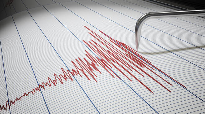 Forti scosse terremoto al largo Russia, allerta tsunami