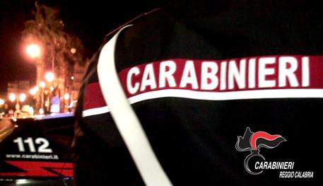 Donne aggredite da bagnanti accampati in tende a Barcarello: stavano filmando sgombero con telefonini