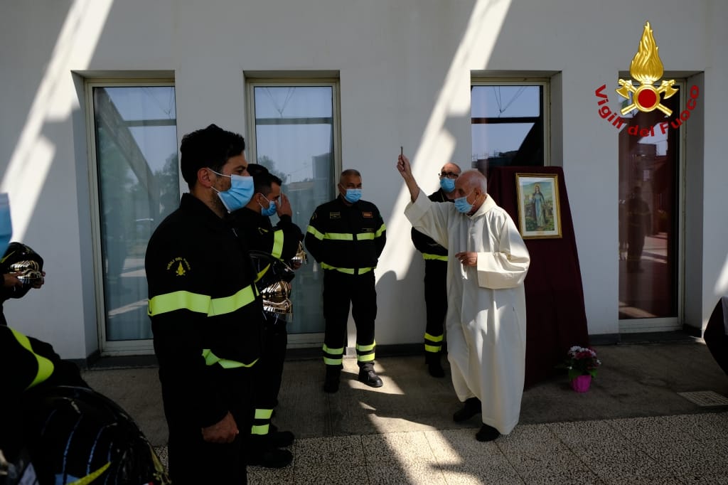 Catania, Vigili del Fuoco: benedetti gli elmi di 41 Allievi  di via San Giuseppe la Rena