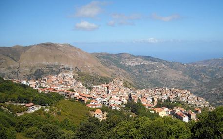 Covid, 69 contagiati in paese di 1800 abitanti nel Messinese: scuole chiuse e spostamenti limitati a Galati Mamertino