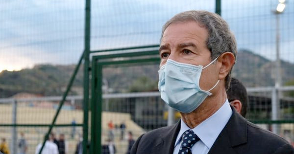 Coronavirus, Musumeci: “Roma pensi al ristoro delle attività chiuse”