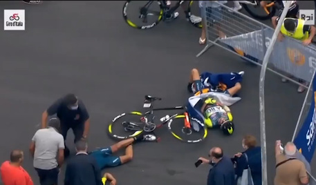 Giro d Italia: trauma cranico e fratture ossa nasali per Wackerman