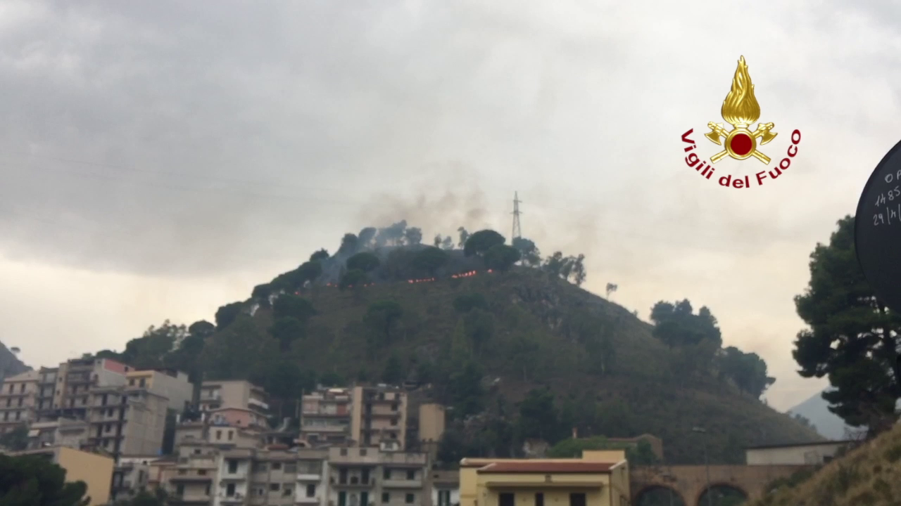 Incendio boschivi in provincia di Palermo (Video)