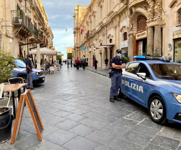 Noto, Occupavano abusivamente locali della Diocesi – coppia denunciata