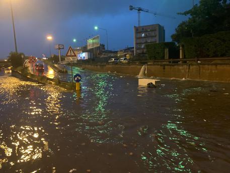 Sicilia – Maltempo: allerta arancione a Palermo, strade allagate