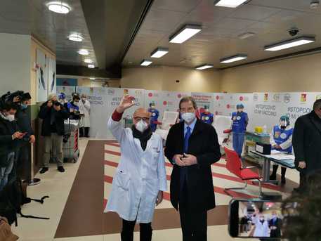 V. Day – Musumeci: entro settembre vaccinati tutti i siciliani di età superiore ai 16 anni