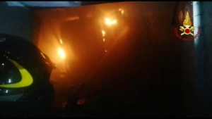 Genova - Fiamme al santuario delle Grazie: crollato parte del tetto