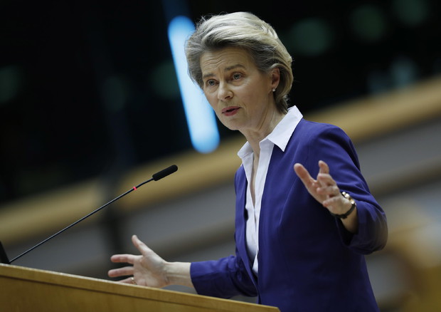 Proposta dell’ Ue: ‘Mosca paghi per le devastazioni con i suoi beni congelati’