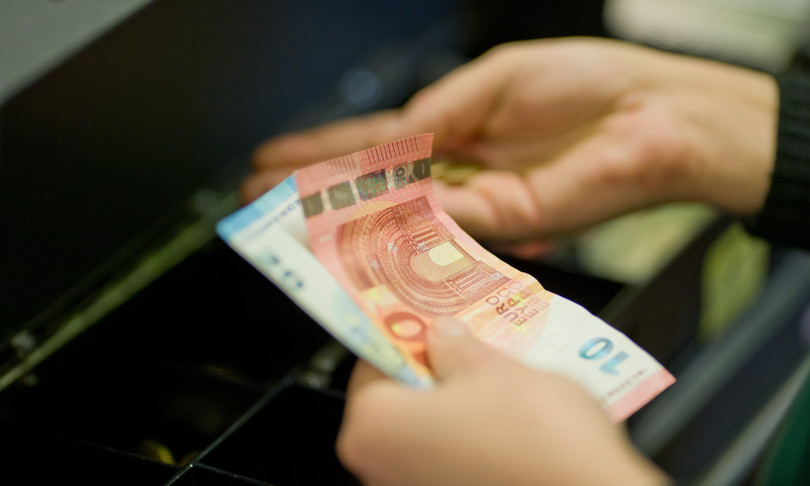 Economia – La pandemia pesa sui redditi degli italiani con il peggior crollo da 20 anni