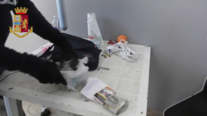 Rimosso cancelli e portoni per presidio delle piazze di spaccio di Siaracusa