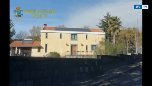 Dona villa per evitare azione riscossione da 41 mln: due persone denunciate -Video