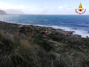 Soccorsi tre giovani escursionisti  persi tra i sentieri della riserva naturale di Capo Gallo Palermo - Video
